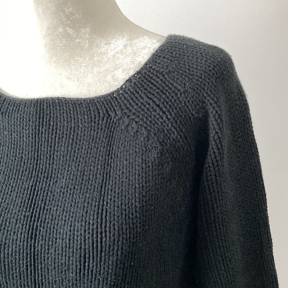GAP Sweater w/ Box Neckline and 3/4 Sleeve - Picture 3 of 10